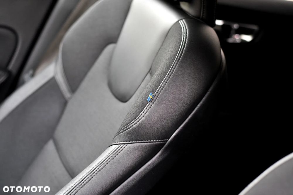 Volvo XC 60 D3 Momentum Pro - 20