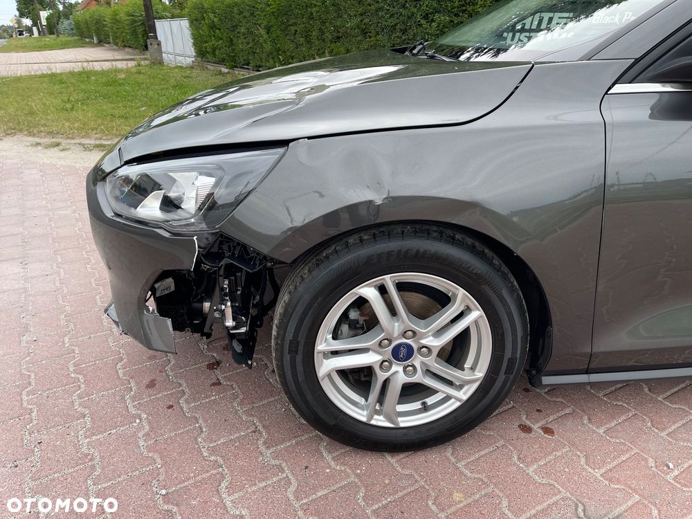 Ford Focus 1.0 EcoBoost Hybrid COOL&CONNECT - 6