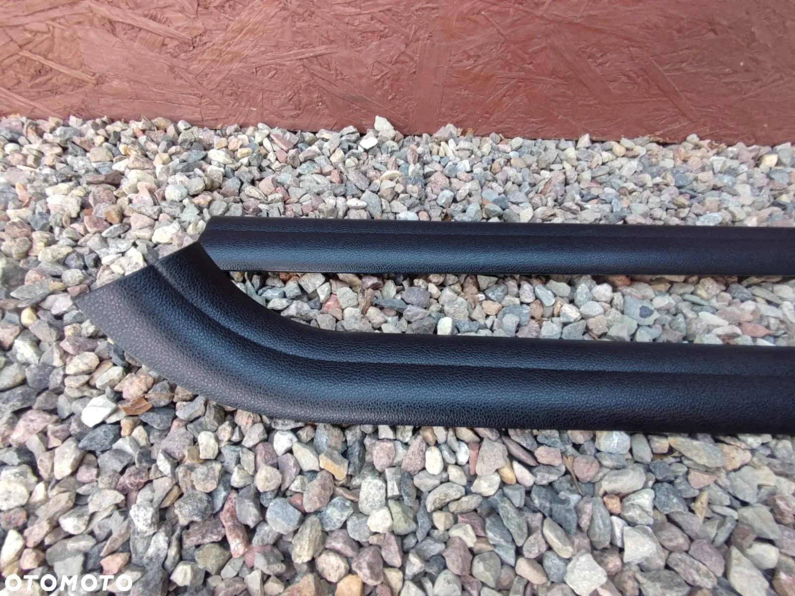 BMW E81 / E82 / E88. ORYGINALNE OSŁONY USZCZELEK DRZWI / NAKŁADKI PROGOWE CZARNE. O NR: 6 981 707 / 6 981 708 OEM. W BARDZO DOBRYM STANIE. - 5