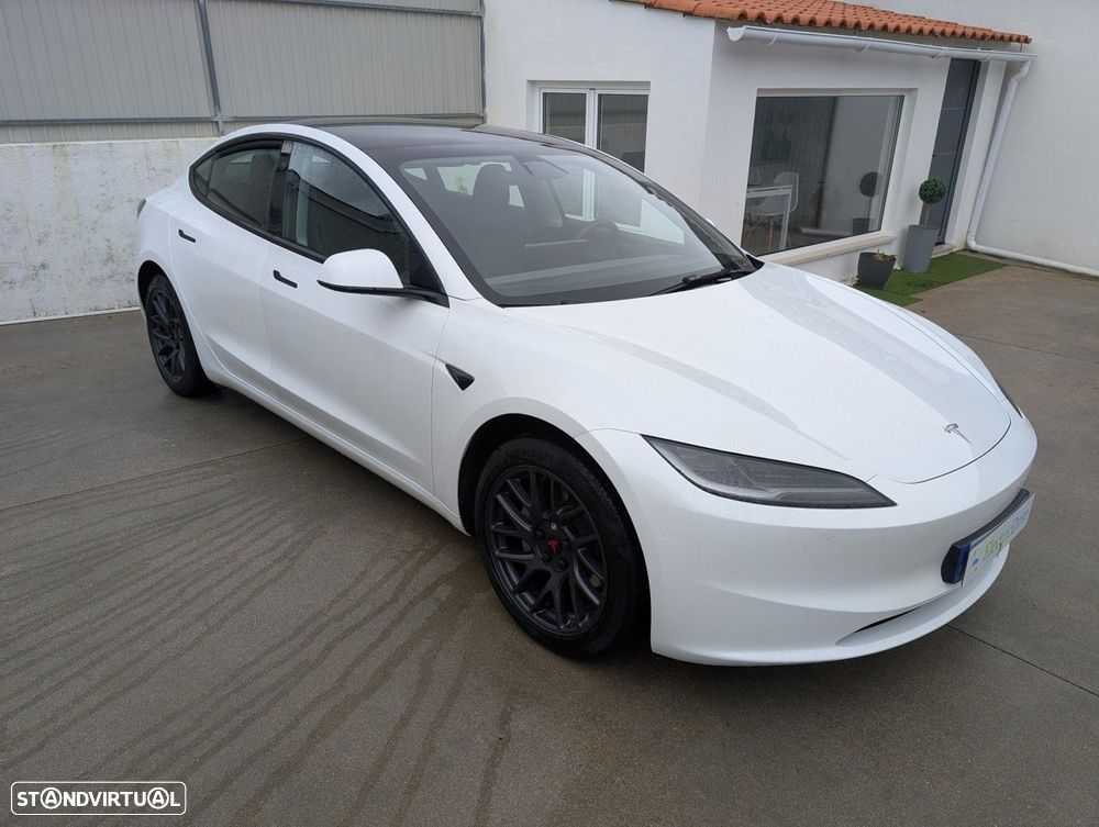 Tesla Model 3 - 1