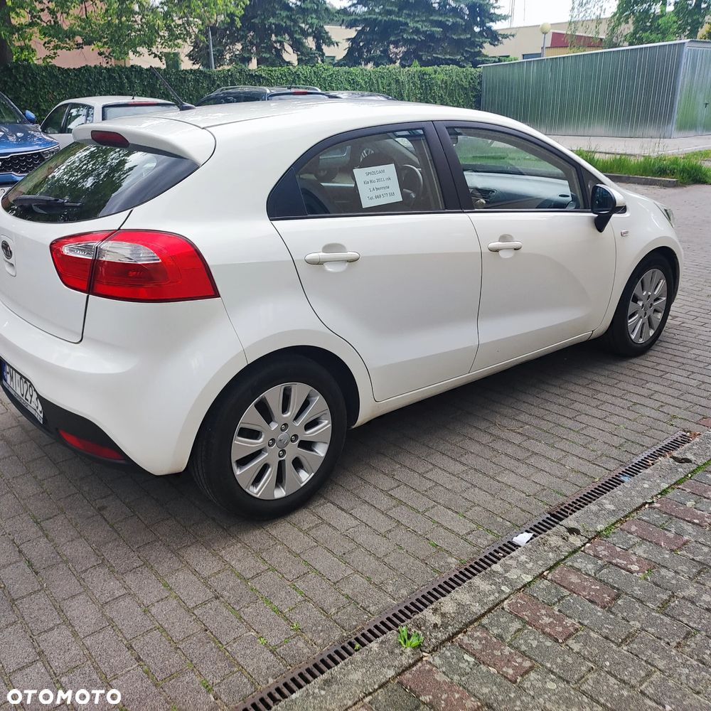 Kia Rio - 5