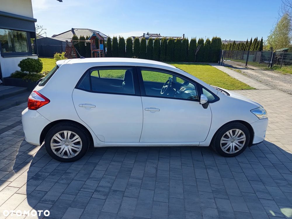 Toyota Auris - 16