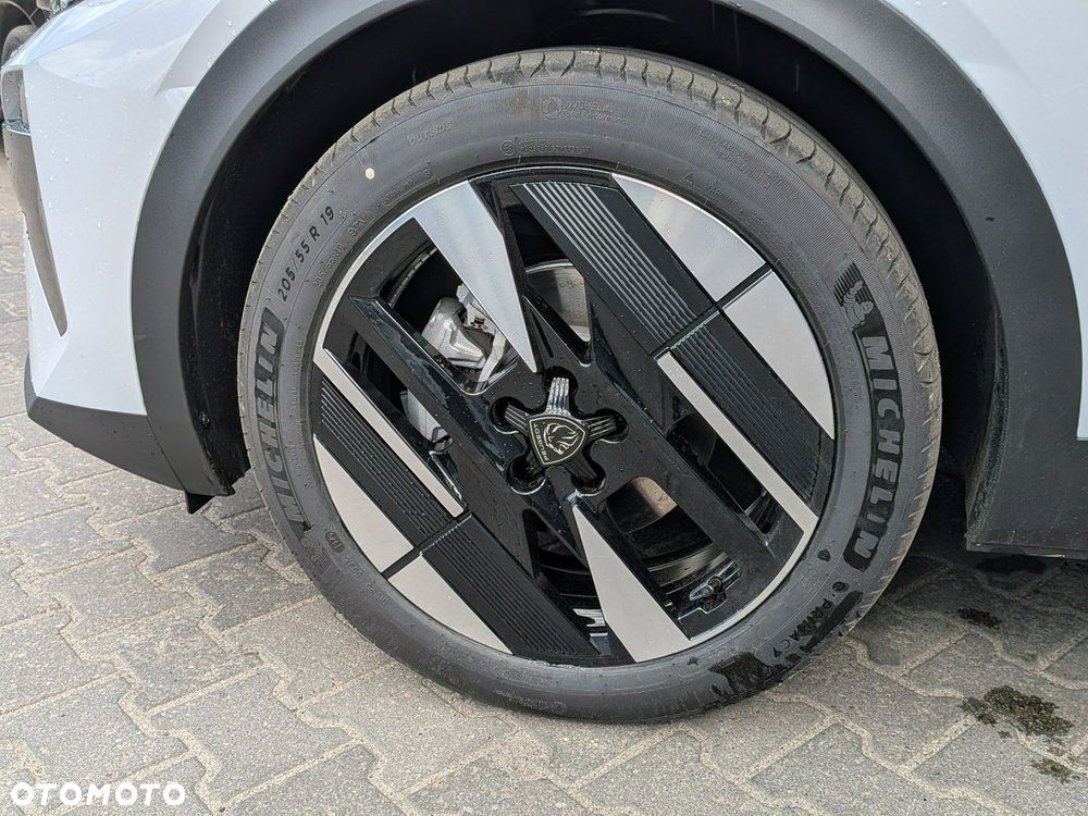 Peugeot 408 - 11