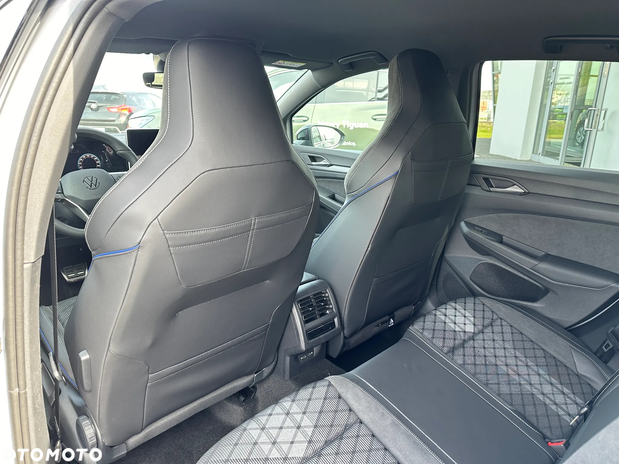 Volkswagen Golf - 18