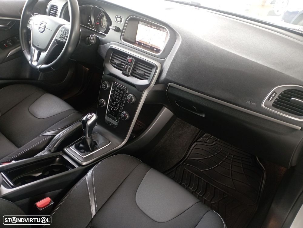 Volvo V40 2.0 D2 Momentum - 16