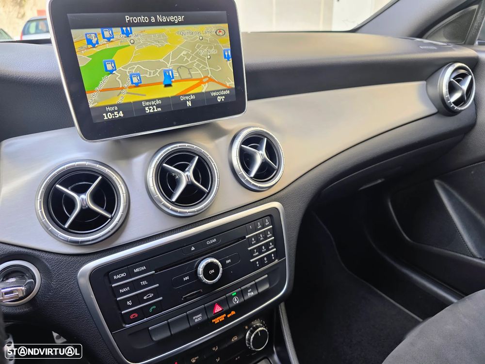 Mercedes-Benz CLA 180 d Shooting Brake AMG Line Aut. - 40