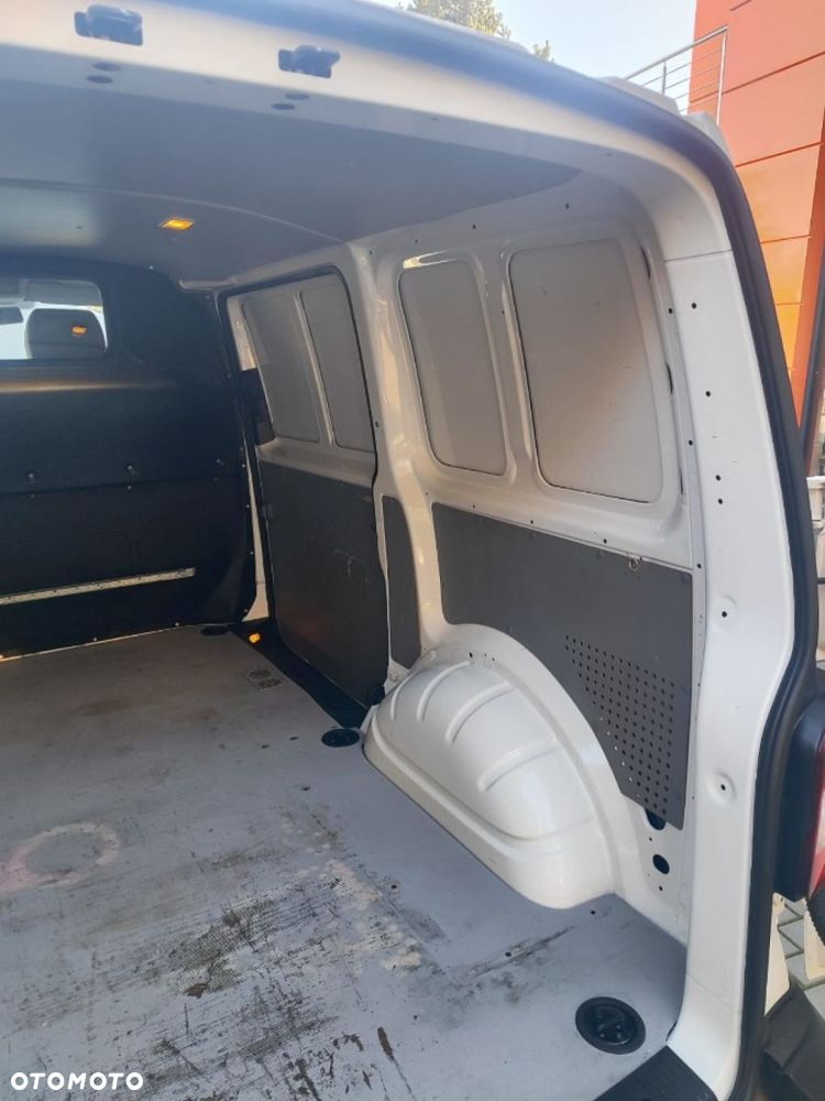 Volkswagen Transporter - 18