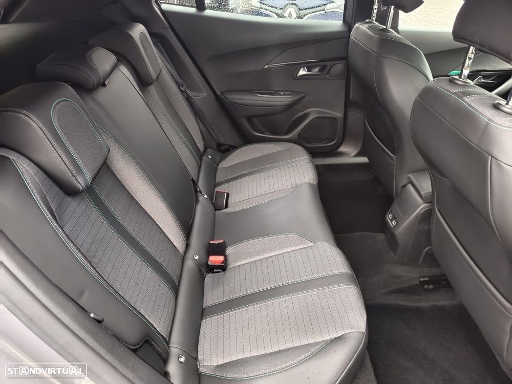 Peugeot e-2008 50 kWh Allure - 15