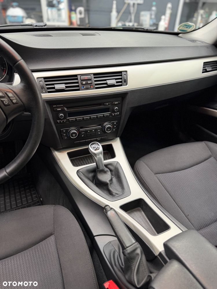 BMW Seria 3 320d - 14