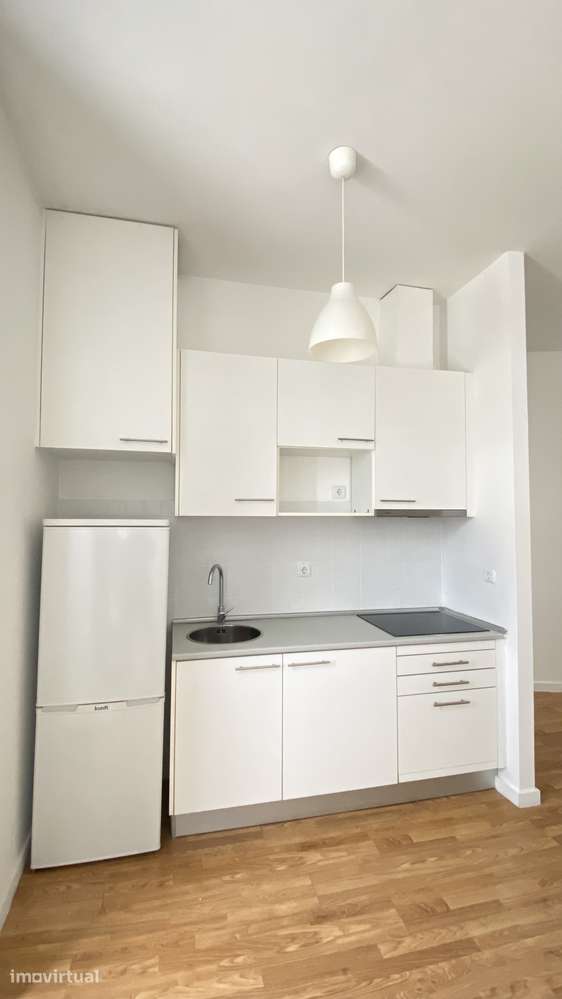 Apartamento T0 arrendar na Rua do Almada ao Centro do Porto - Grande imagem: 4/7