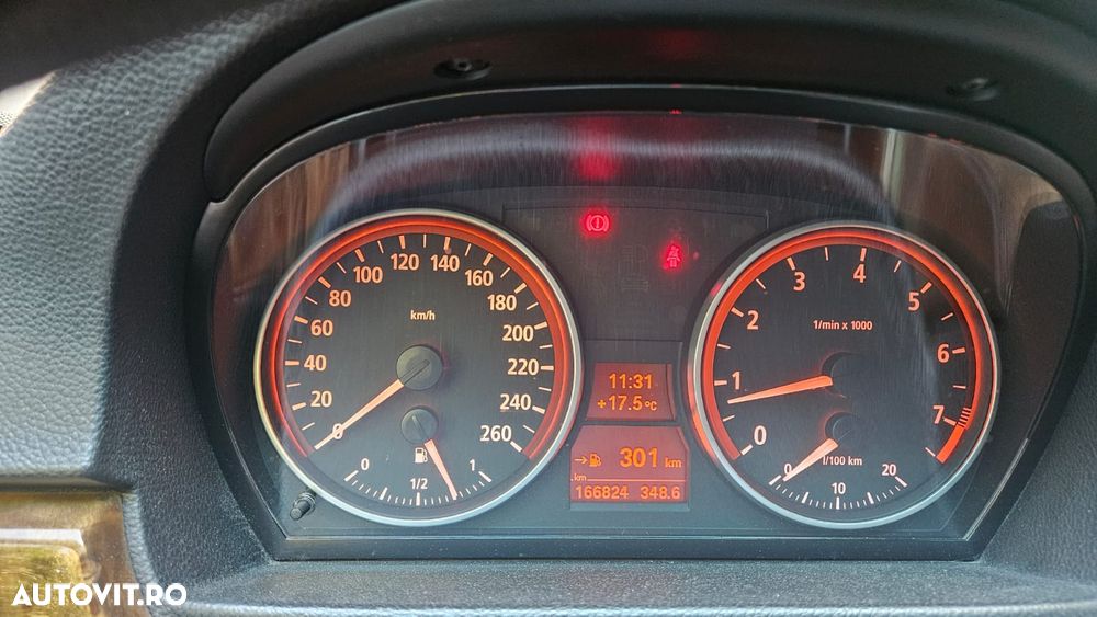 BMW Seria 3 325i - 12
