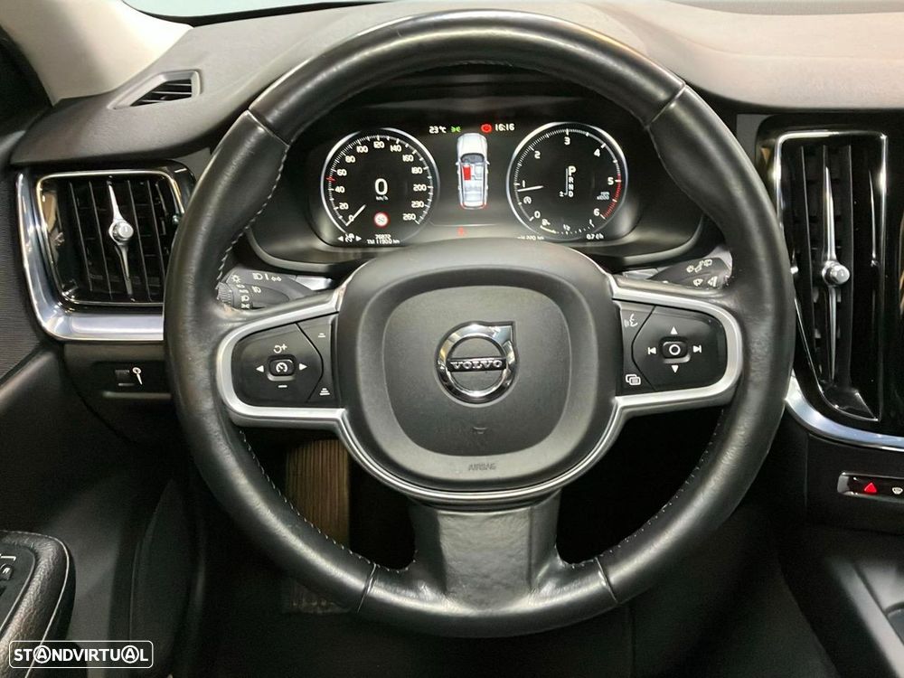 Volvo V60 2.0 D3 Momentum Plus Geartronic - 11