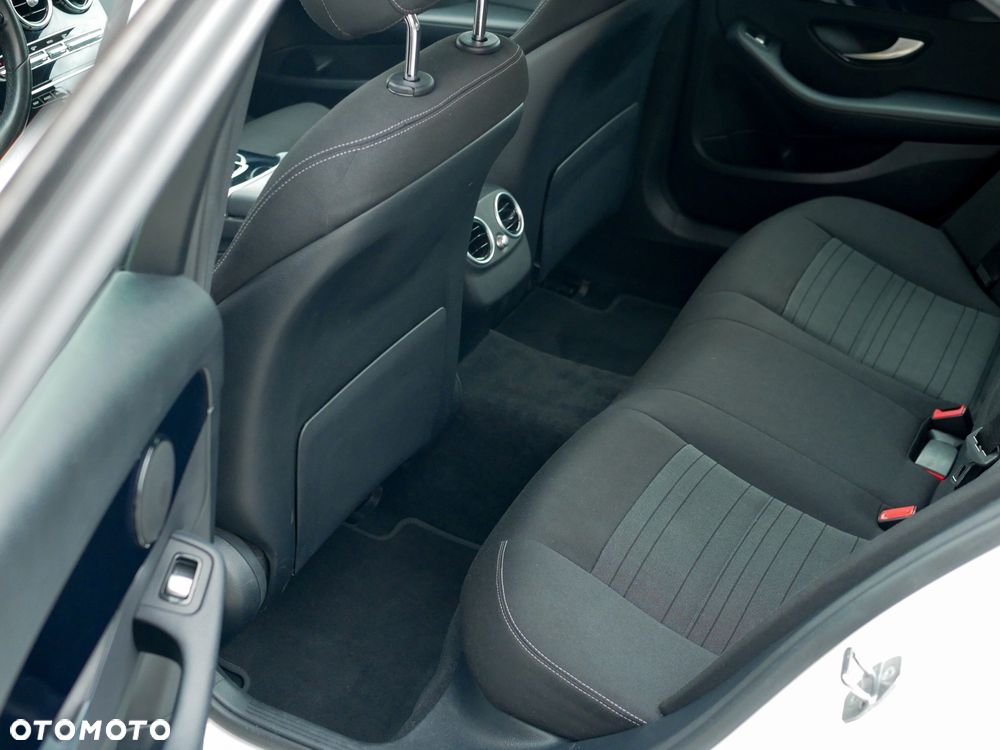 Mercedes-Benz Klasa C 160 9G-TRONIC - 40