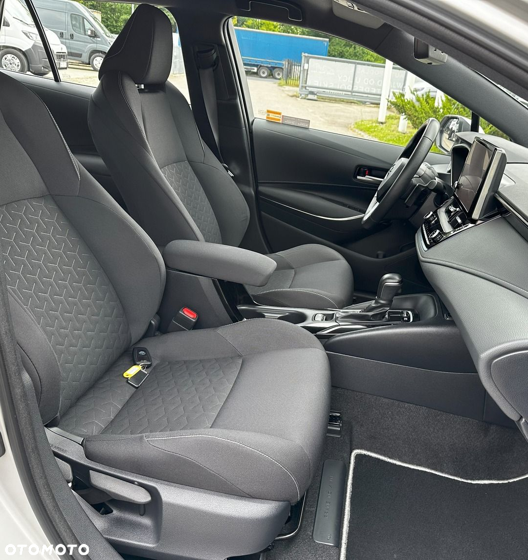 Toyota Corolla - 22
