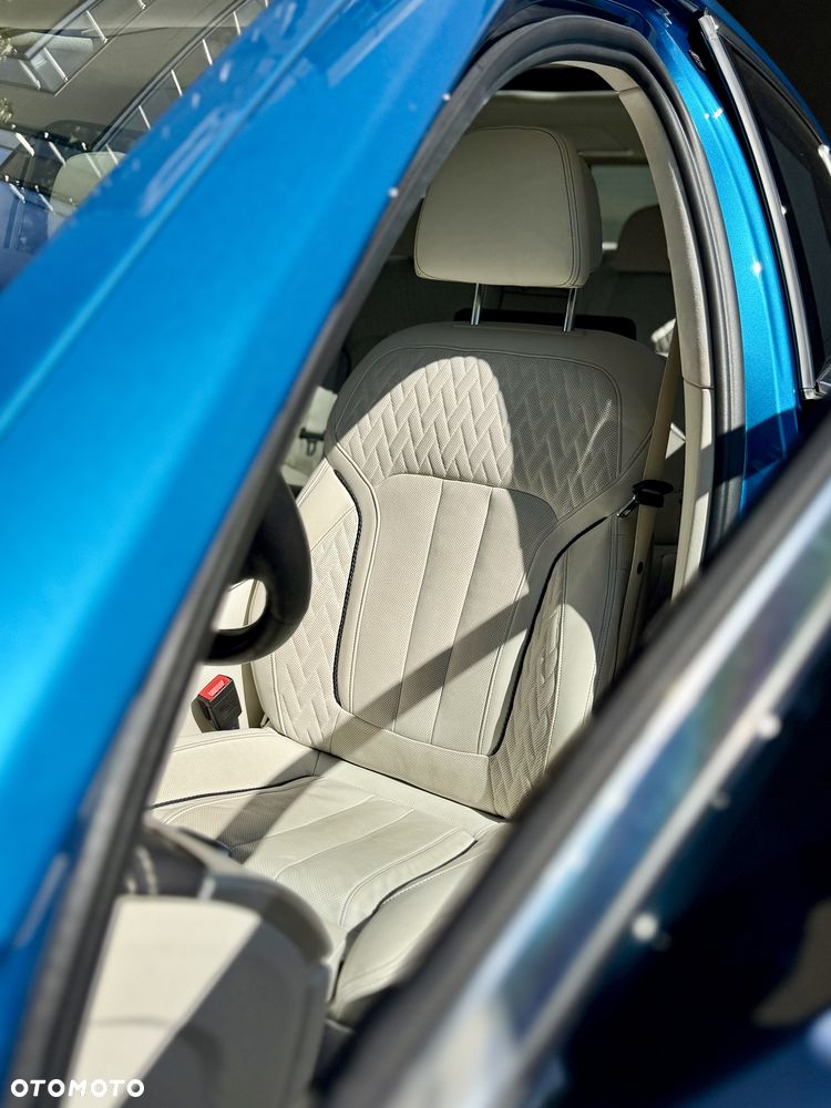 BMW Seria 7 750Li - 13