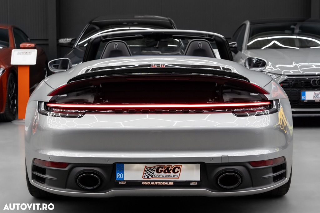 Porsche 911 Carrera Cabriolet PDK - 21