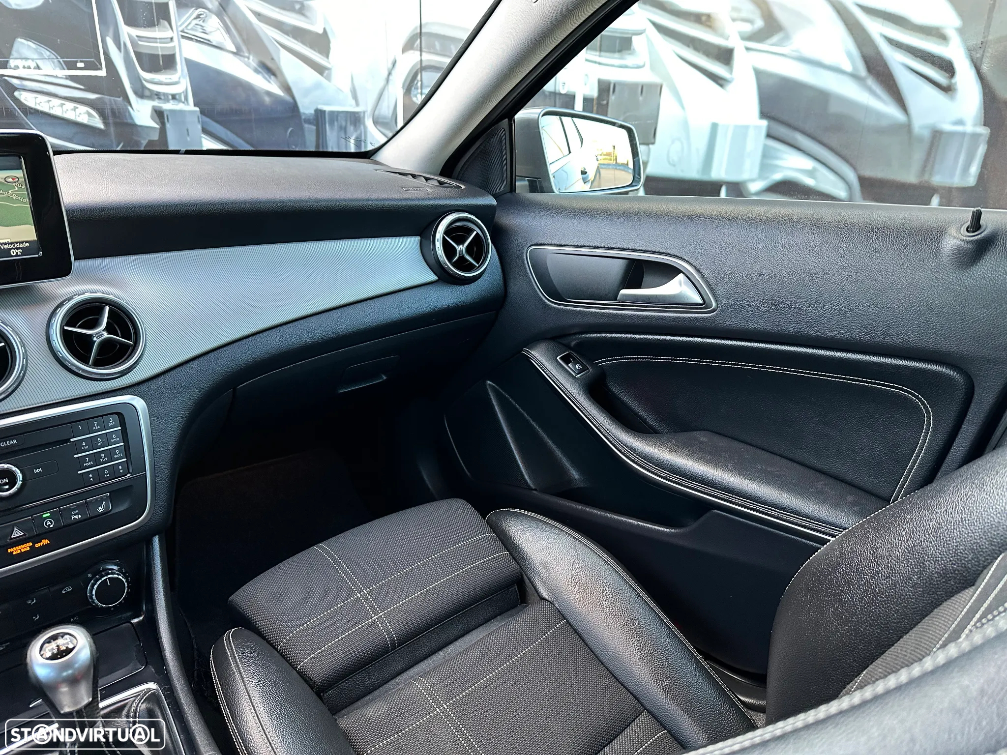 Mercedes-Benz GLA 180 d Urban - 34