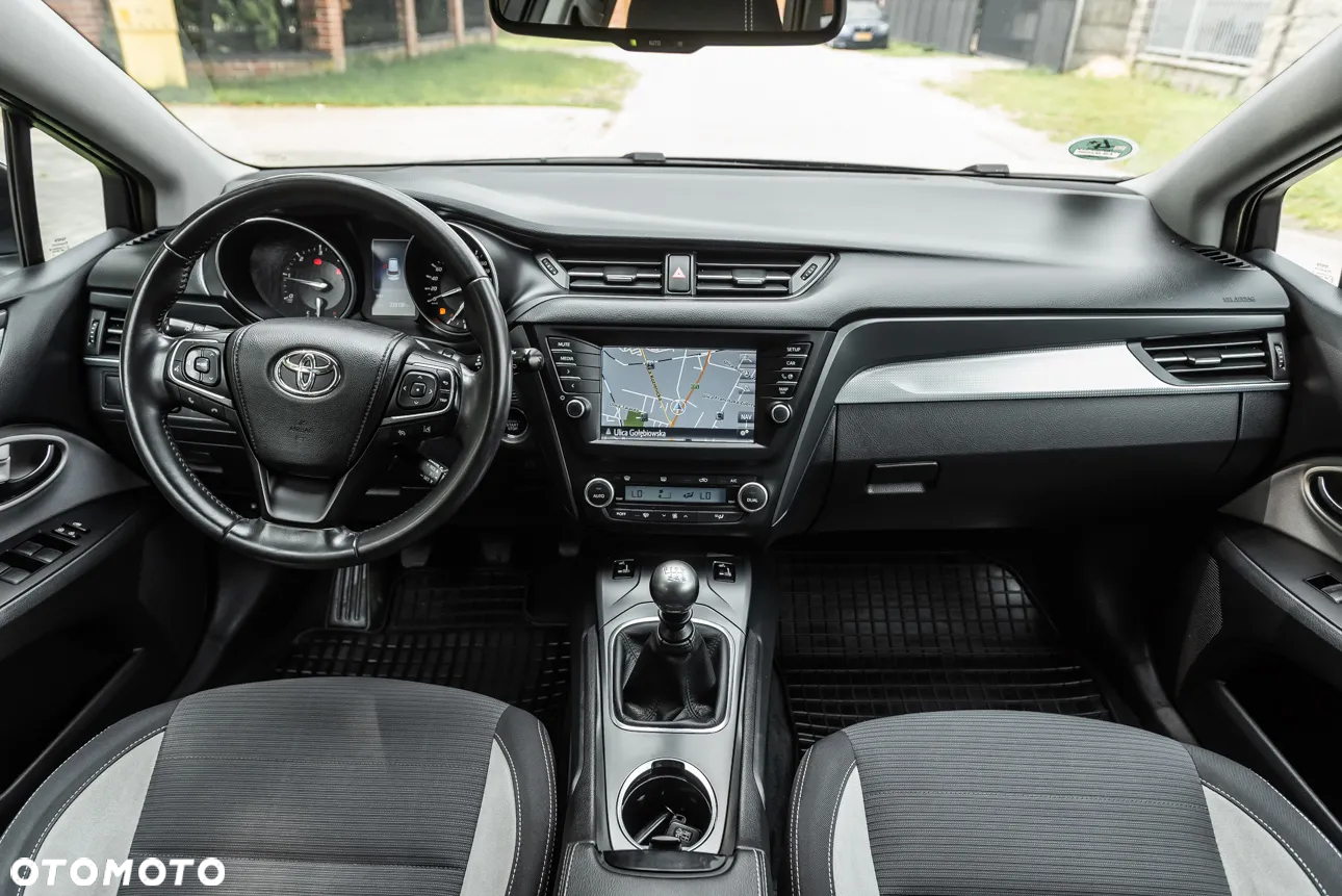 Toyota Avensis 2.0 D-4D Premium - 25