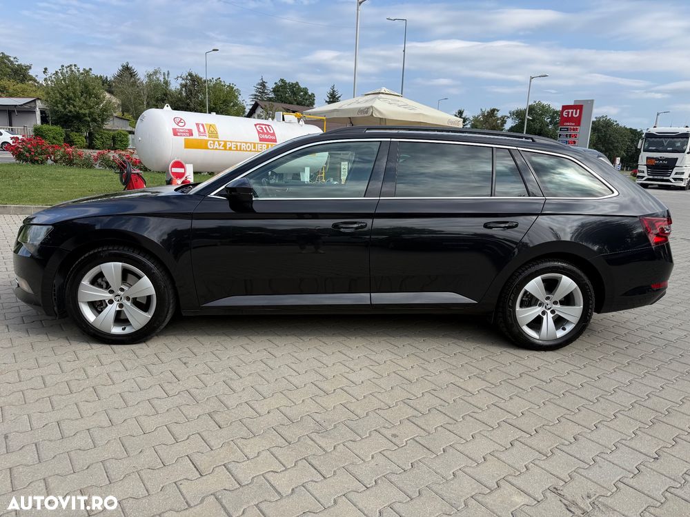 Skoda Superb 2.0 TDI DSG Premium Edition - 6