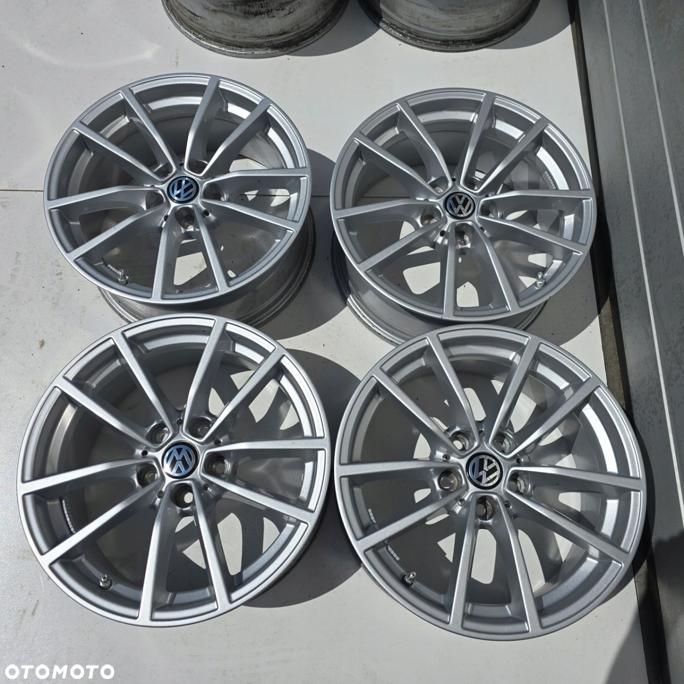 VW PASSAT B7 B8 CC TIGUAN I II ARTEON SHARAN 17 ET30 5x112 4X - 1