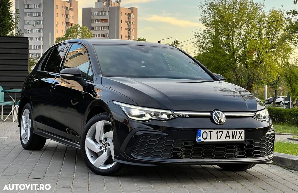 Volkswagen Golf - 1