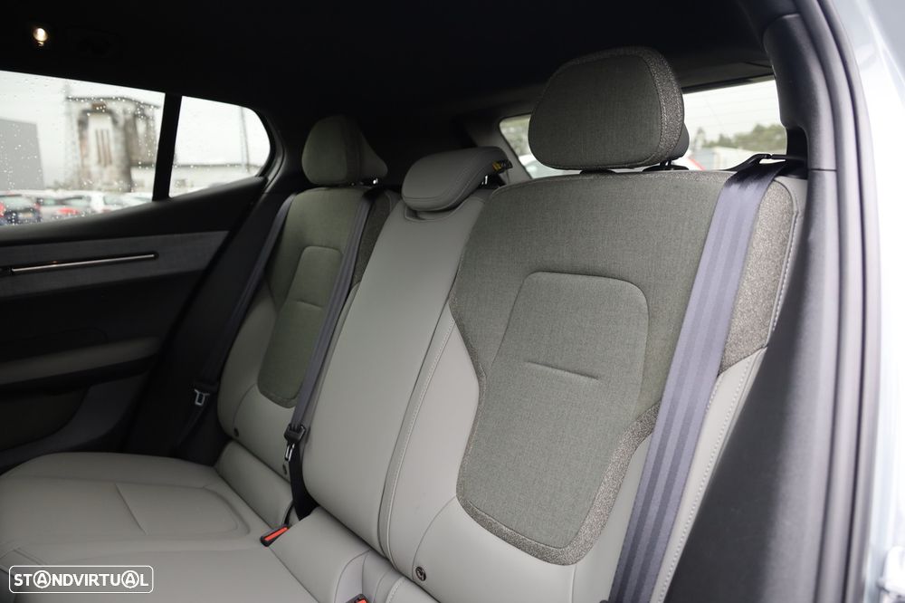 Volvo EX30 51 kWh Single Motor Plus - 11