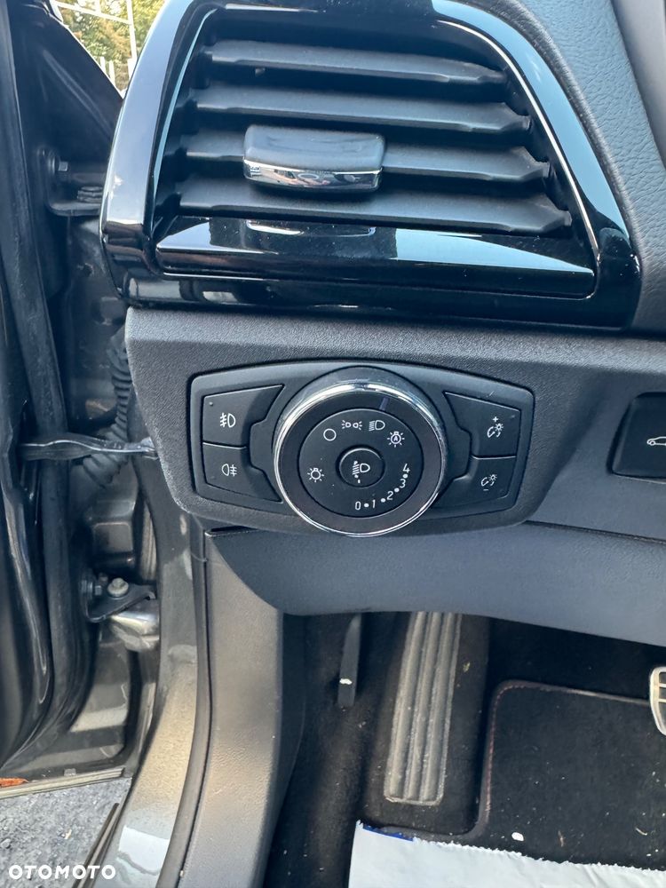 Ford Mondeo - 28