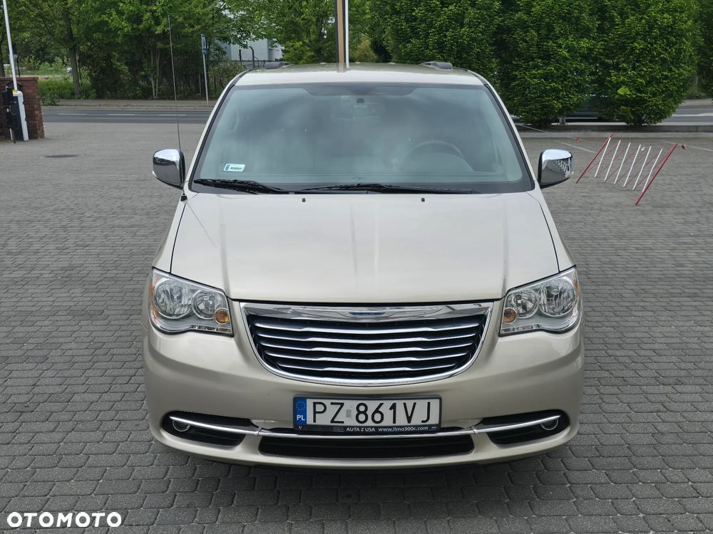 Chrysler Town & Country 3.6 Limited - 4