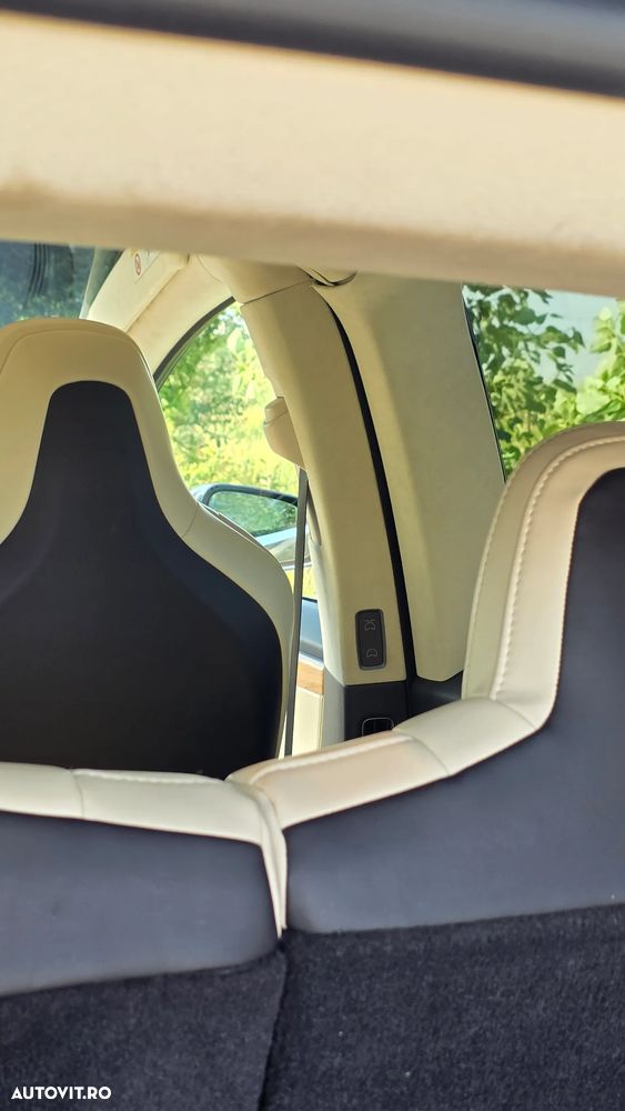 Tesla Model X - 9