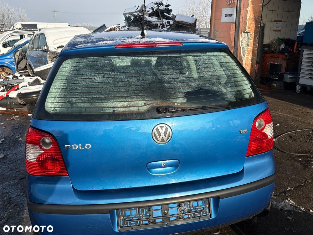 KLAPA BAGAŻNIKA VOLKSWAGEN POLO 9N 2004R KOD LAKIERU LA5M - 1