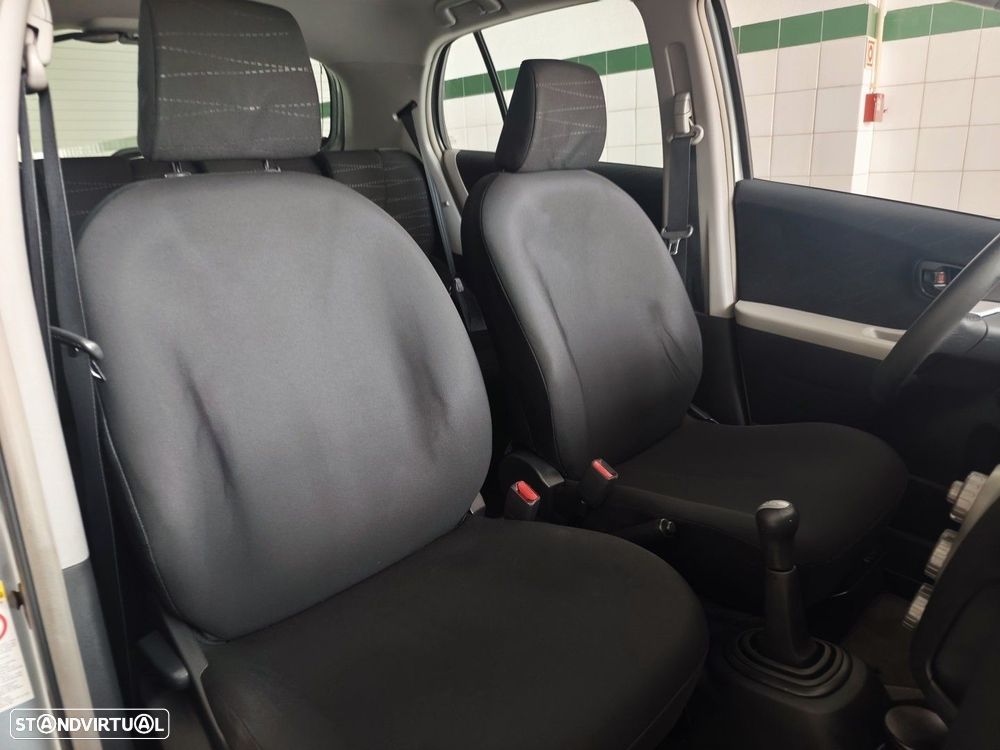 Toyota Yaris 1.0 VVT-i AC Manual - 12