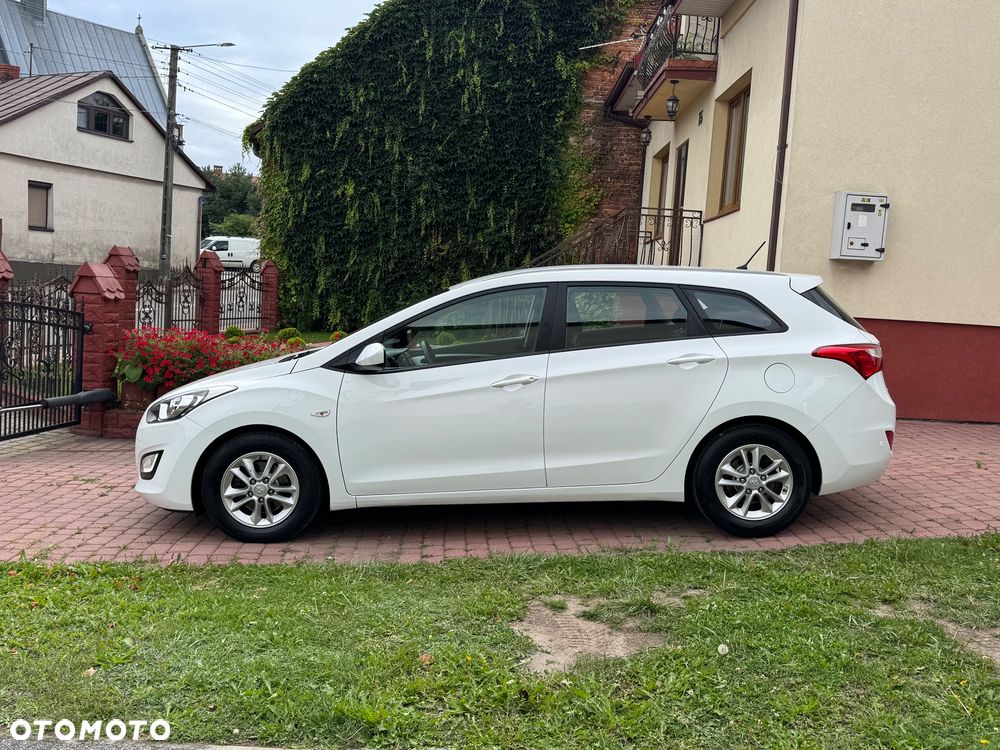 Hyundai i30 blue 1.4 - 2