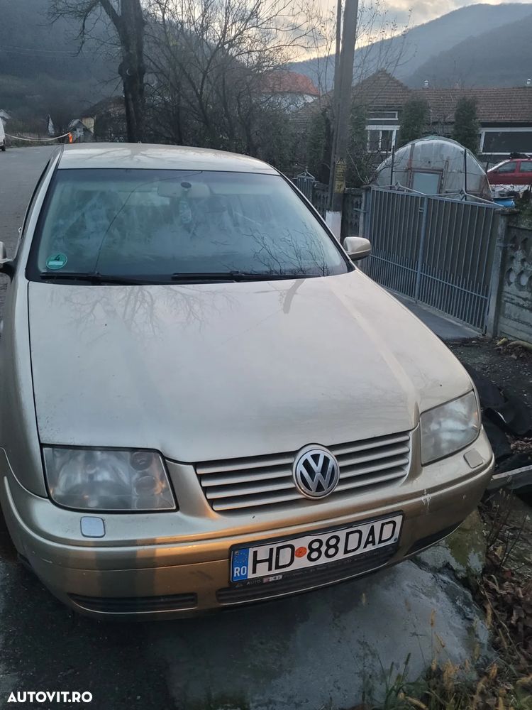 Volkswagen Bora 1.6 Comfortline - 1
