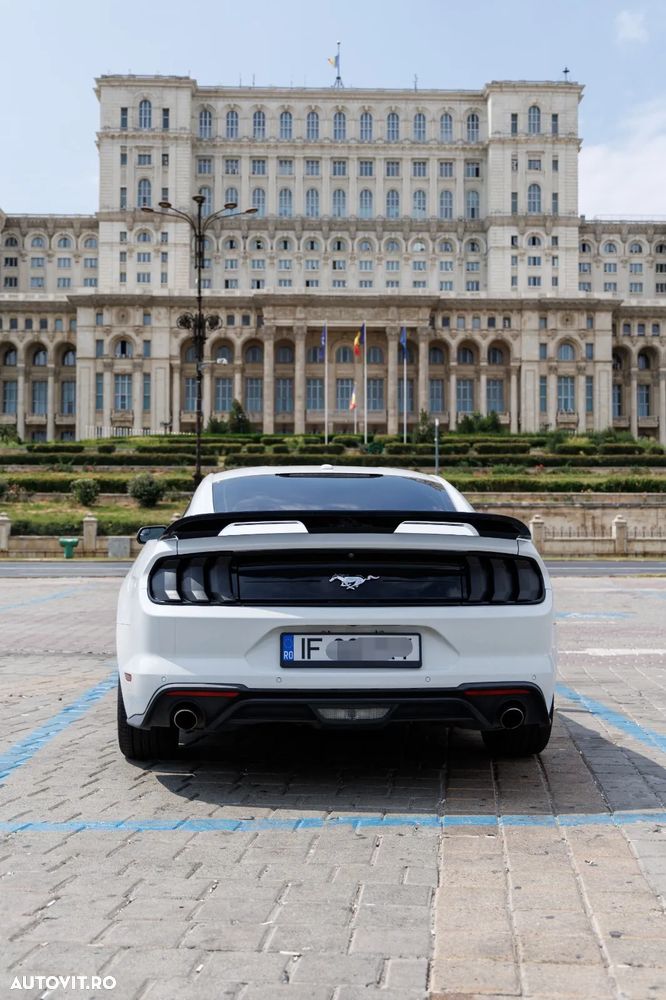 Ford Mustang - 17