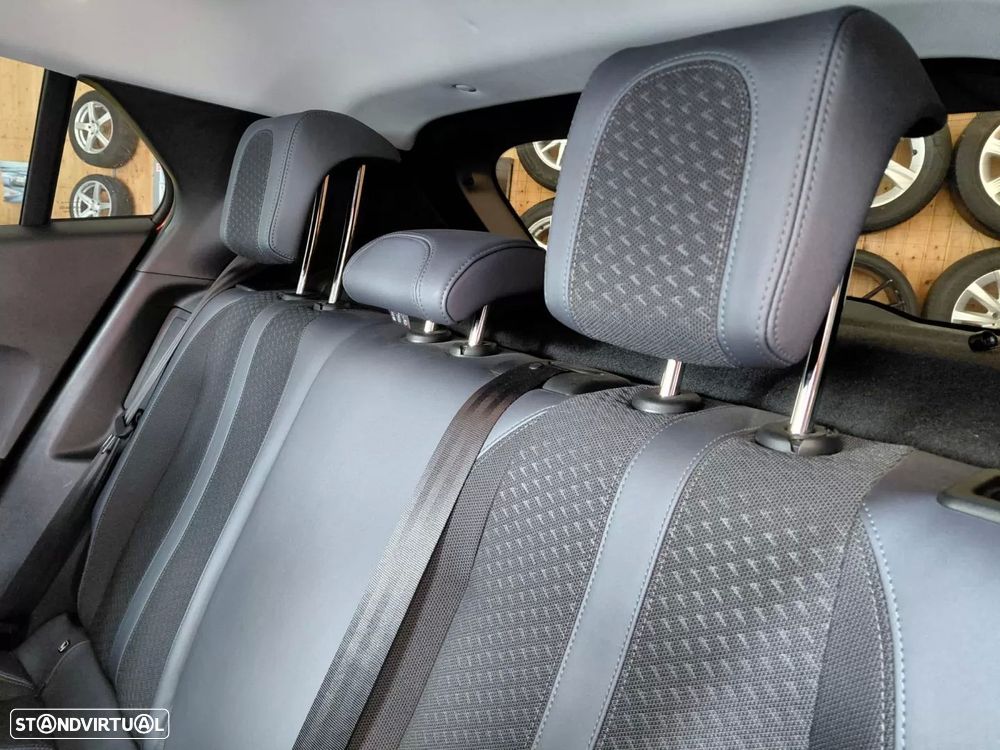 Peugeot e-2008 50 kWh Allure Pack - 23