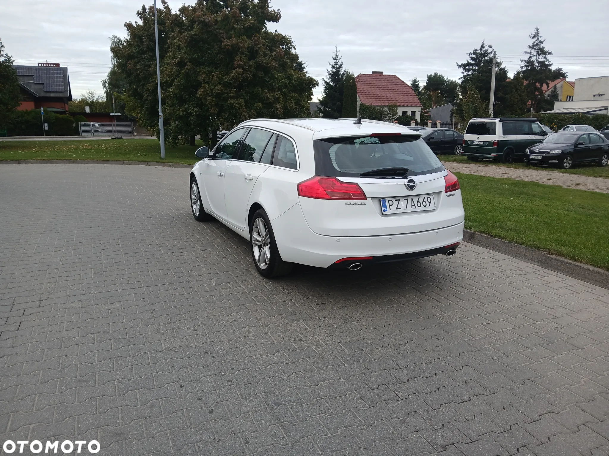 Opel Insignia ver-1-6-turbo-cosmo - 8