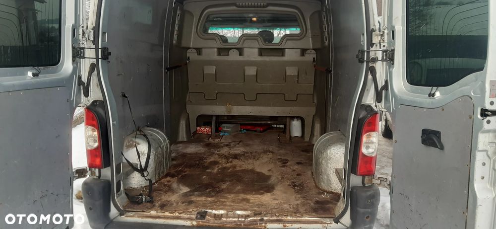 Nissan Interstar - 10