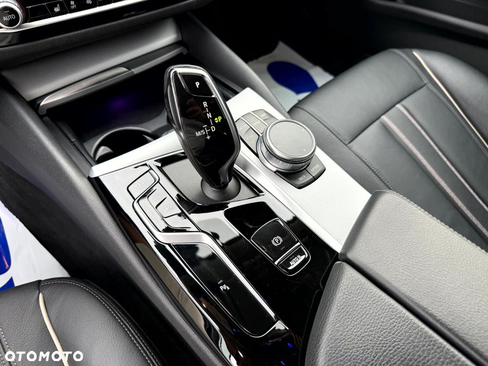 BMW Seria 5 520i - 19