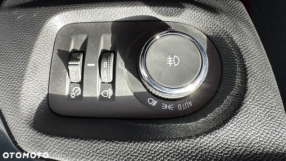 Opel Corsa 1.2 Elegance S&S - 19