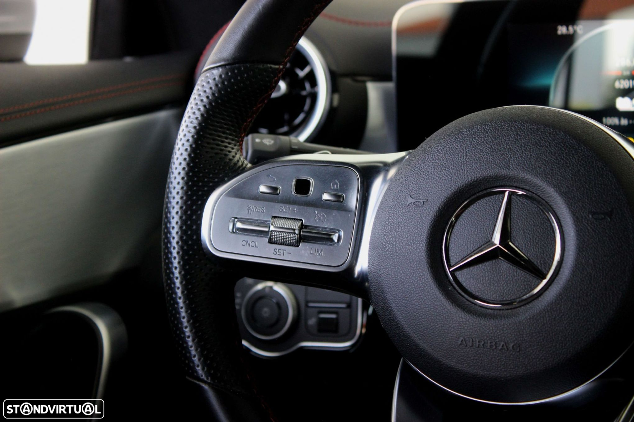 Mercedes-Benz CLA 250 e AMG Line - 19
