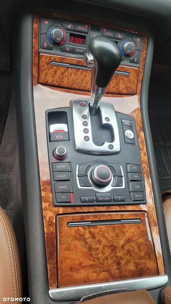 Audi A8 4.2 FSI L Quattro - 13