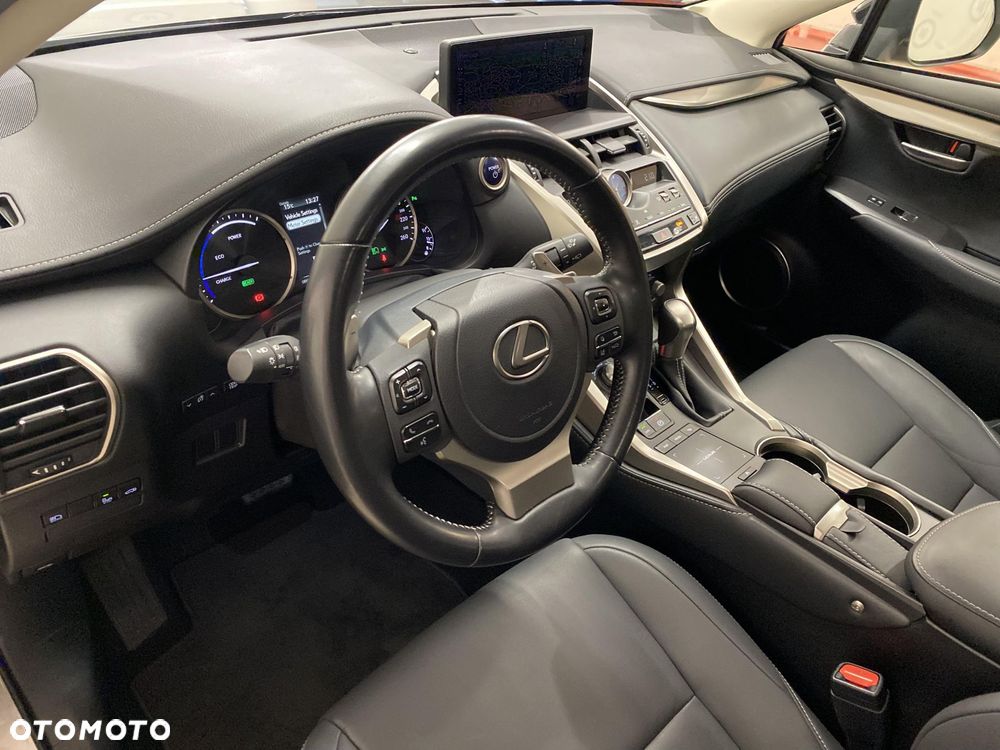 Lexus NX 300h F Impression AWD - 3