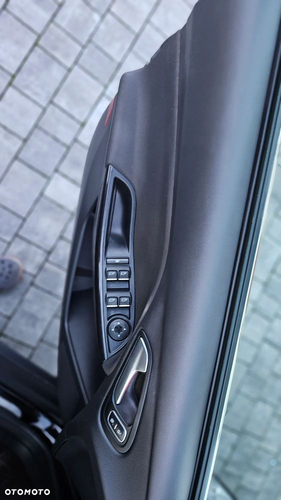 Ford Focus 1.0 EcoBoost Titanium - 10