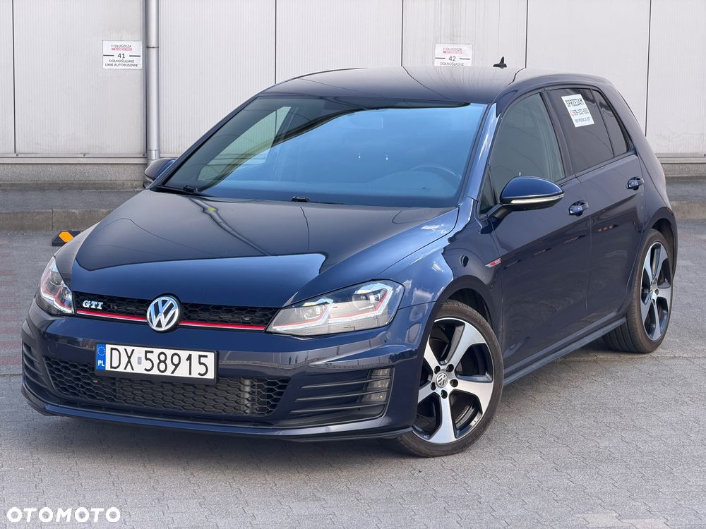 Volkswagen Golf - 5