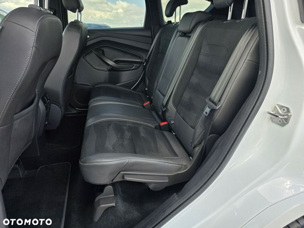 Ford Kuga 2.0 TDCi 4x4 ST-Line - 28