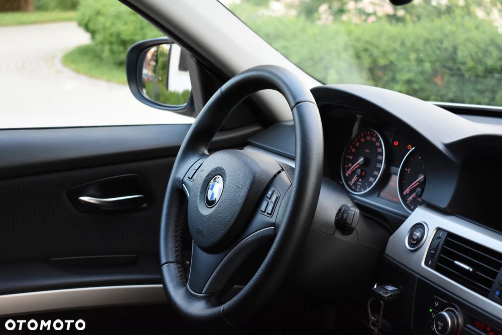 BMW Seria 3 318d - 25