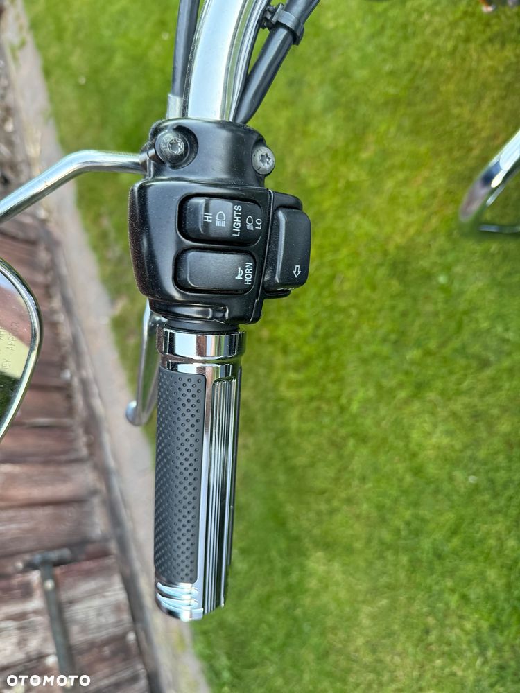 Harley-Davidson Softail Deluxe - 20