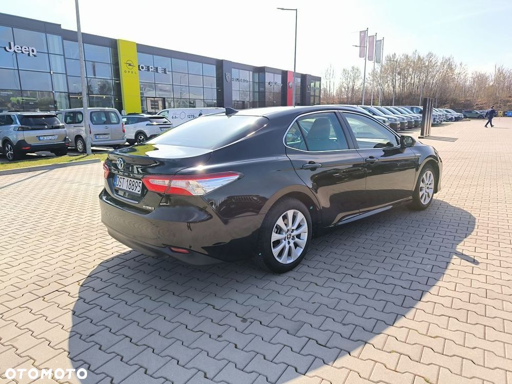 Toyota Camry - 7