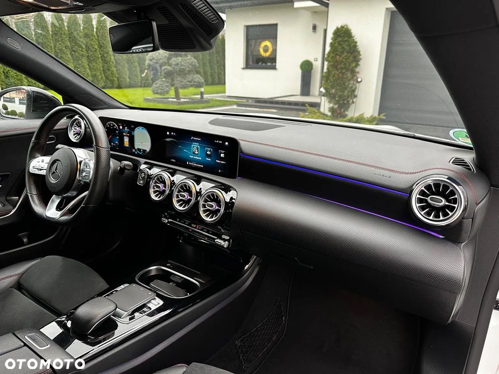 Mercedes-Benz CLA 180 d 7G-DCT AMG Line - 24