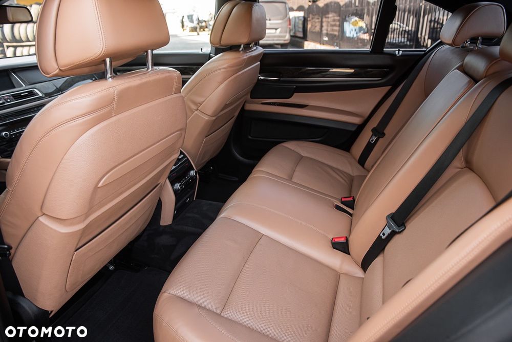 BMW Seria 7 740d xDrive - 18